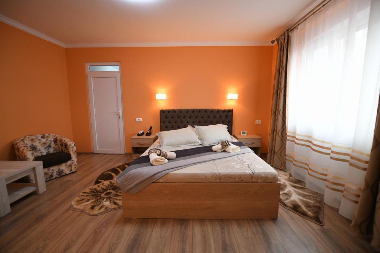 Apartament Trident Hateg Exterior photo